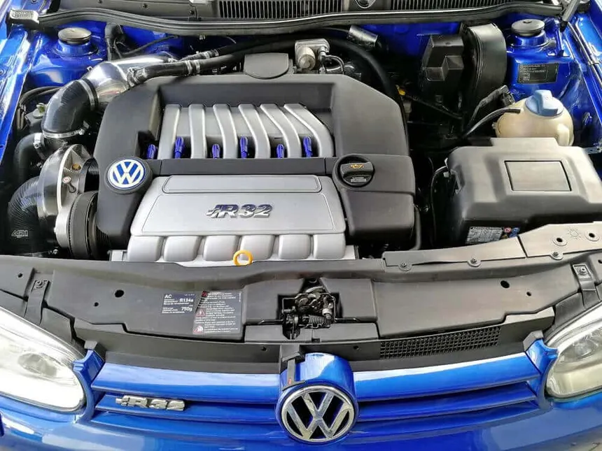 Volkswagen Golf III VR6 engine bay displaying the narrow-angle V6 packaging
