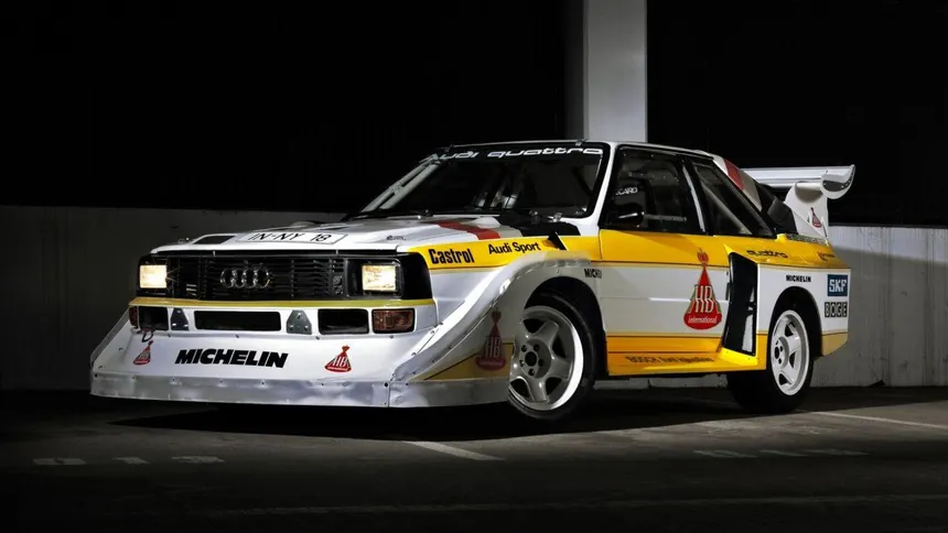 A classic Audi Sport Quattro S1 E2 spitting flames and the RS4 B5 Avant, the peak of Audi's engineering.