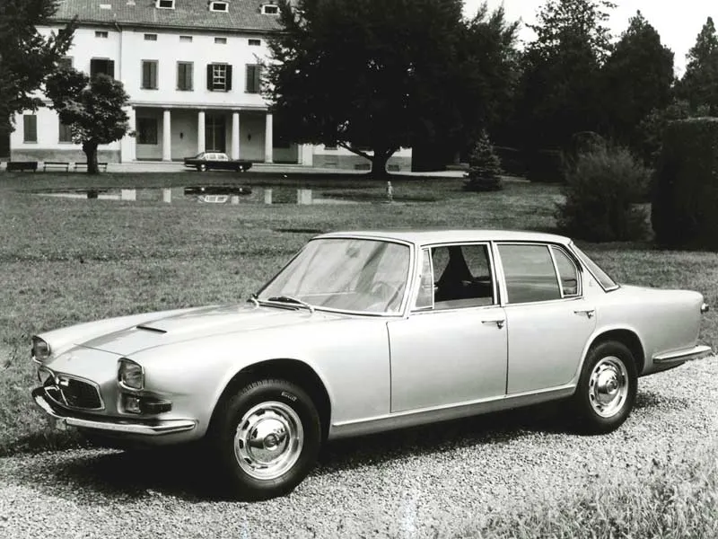 Maserati Quattroporte primera generación 1963 sedán de lujo V8 diseño Pietro Frua