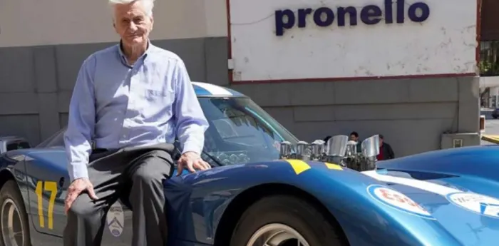 Huayra Pronello Ford de 1969 en pit lane, prototipo argentino con coeficiente aerodinámico 0.23