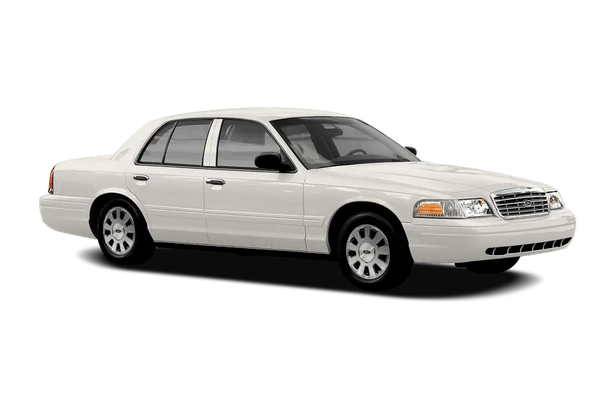 Ford Crown Victoria Police Interceptor coche de policía americano clásico bajo la lluvia nocturna