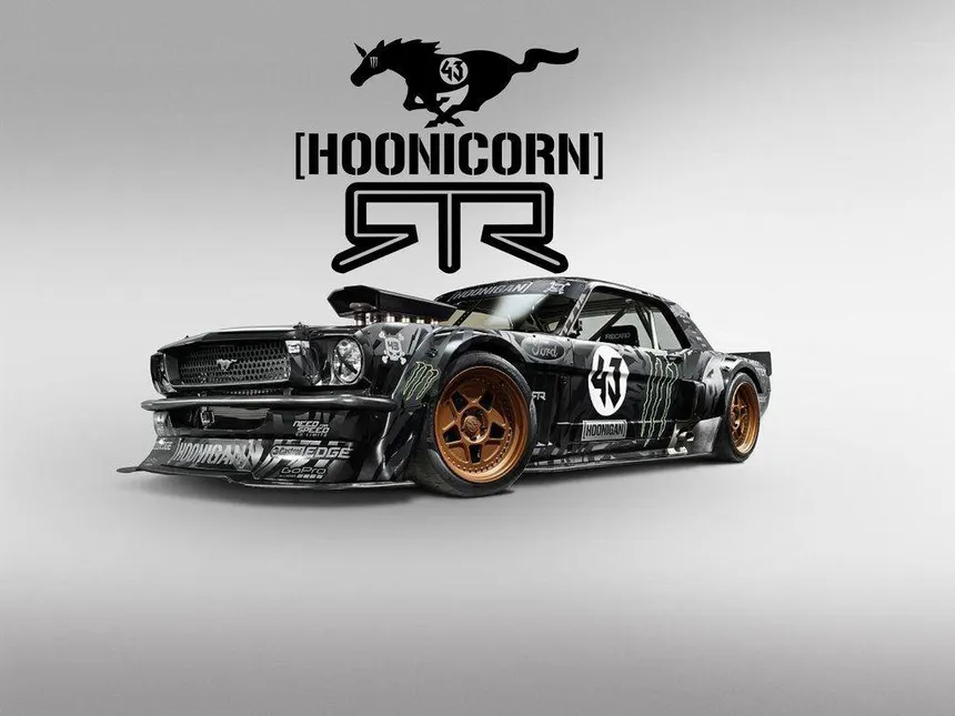 Hoonicorn RTR V2 de Ken Block en Pikes Peak durante el rodaje de Climbkhana 2017