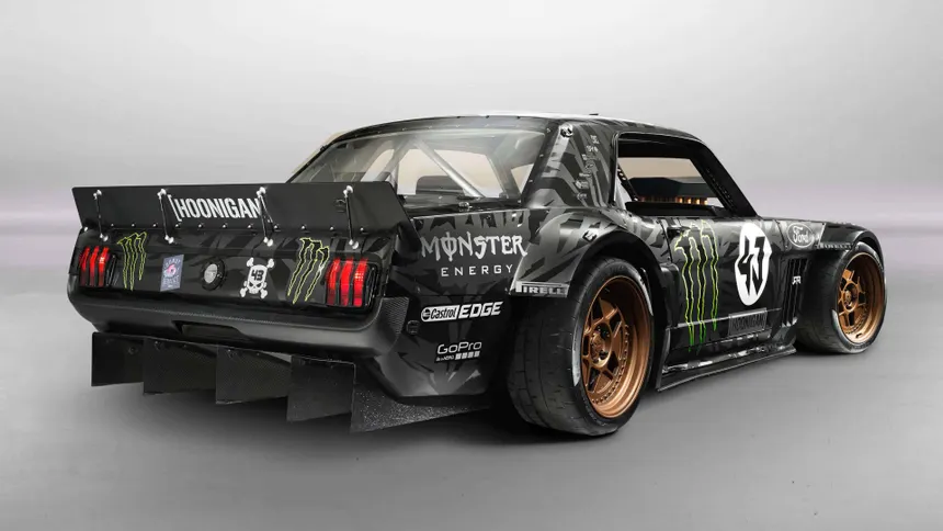 Hoonicorn V1 durante el rodaje de Gymkhana 7 en las calles de Los Ángeles
