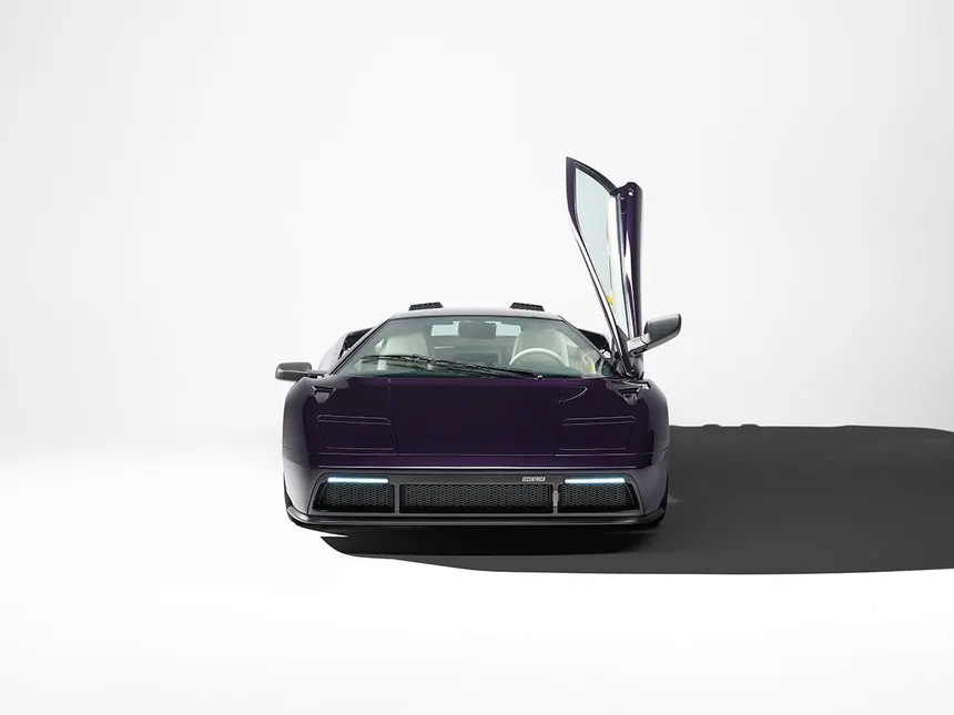 Eccentrica V12, restomod del Lamborghini Diablo en carbono y carrocería rediseñada