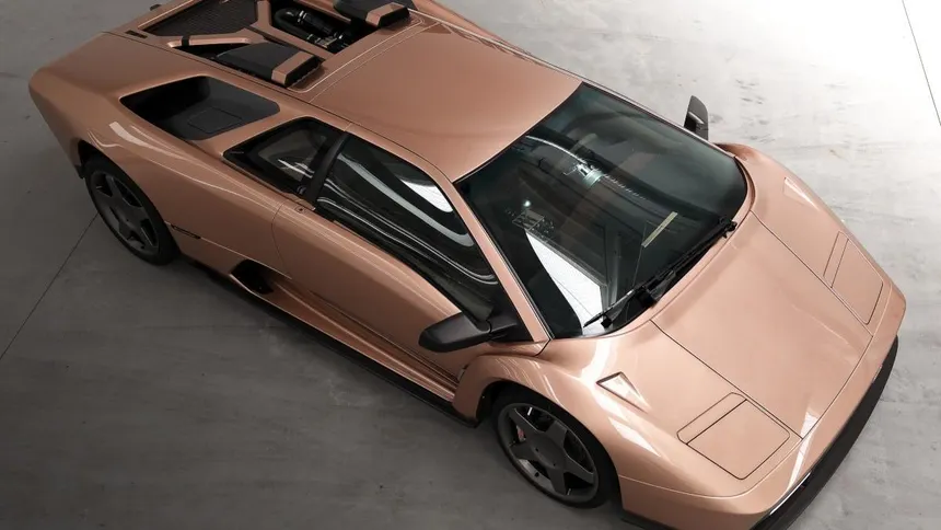 Eccentrica V12, Lamborghini Diablo restomod in carbon fibre with redesigned bodywork