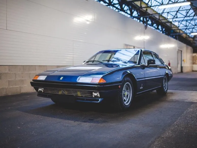 FERRARI 400