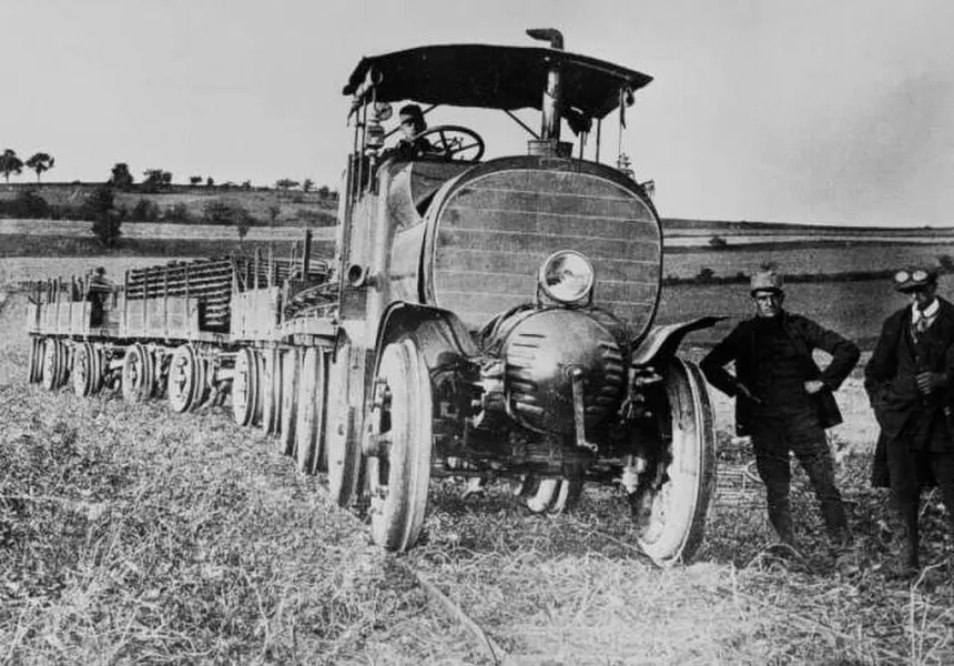 Tren de carretera Daimler-Landwehr-Zug remolcando un mortero Škoda de 30,5 cm