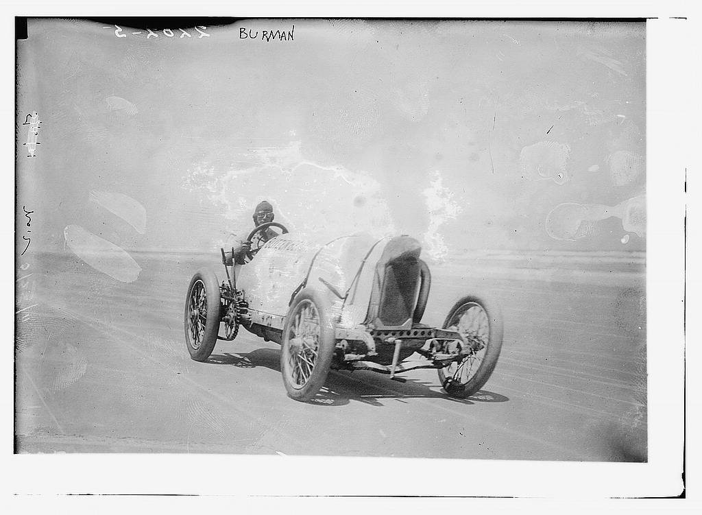 Bob Burman al volante della Blitzen Benz
