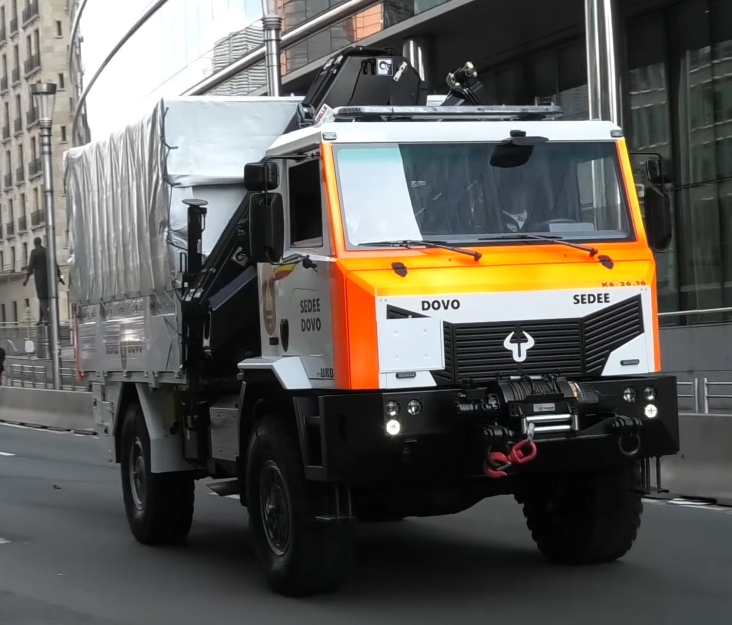 Camion URO TT 4x4, base meccanica dell'AX4