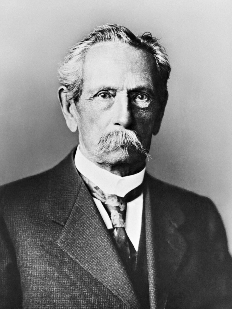 Ritratto di Carl Benz intorno al 1920