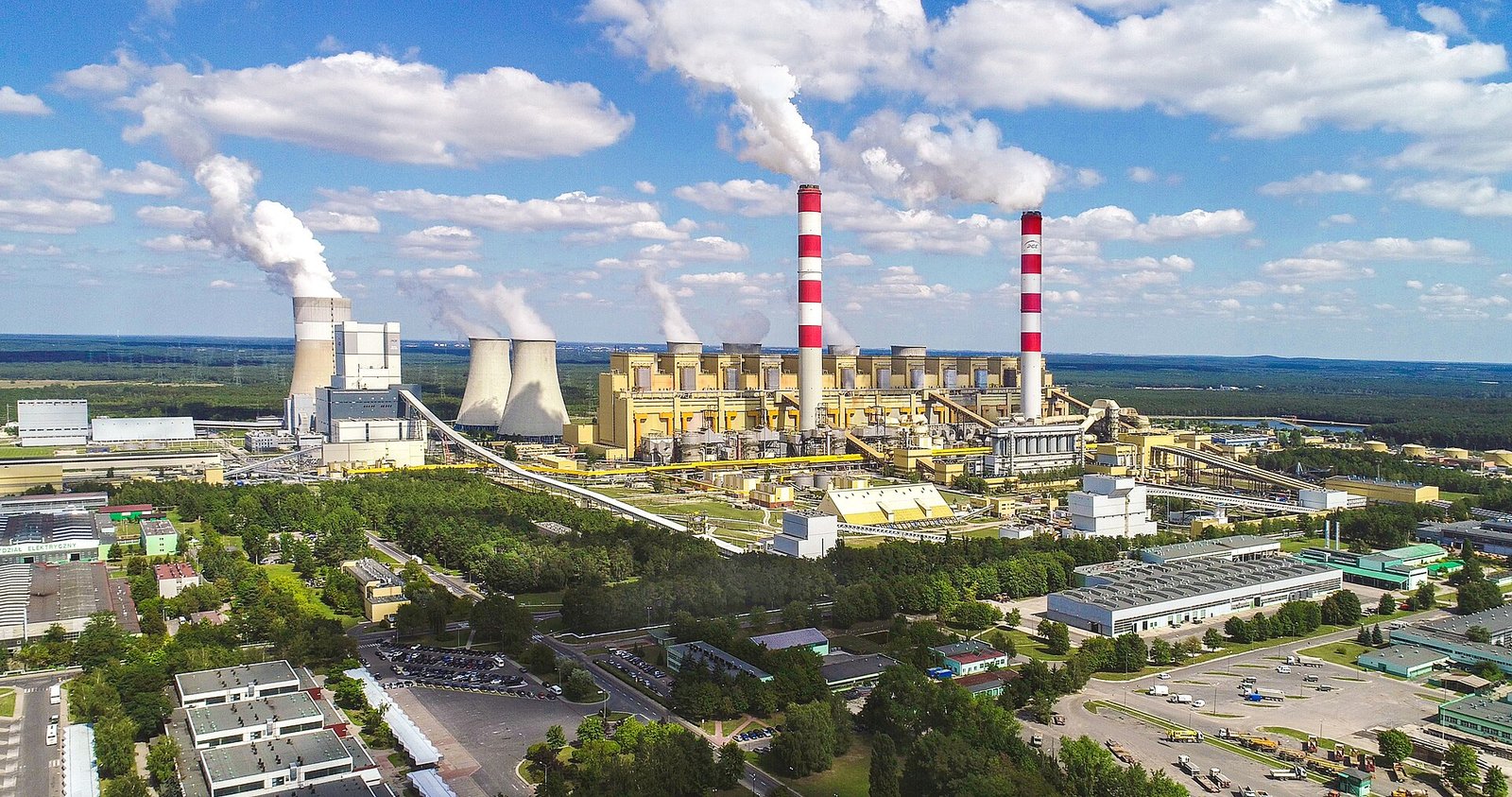Centrale a carbone di Bełchatów, in Polonia, la più grande d'Europa
