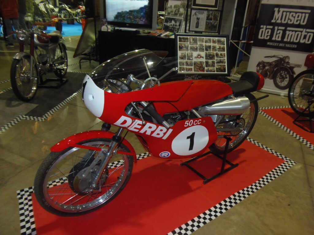 Réplica de la Derbi 50 con la que Ángel Nieto ganó el Mundial de 1969, 19 CV a 14.000 rpm con válvula rotativa de disco