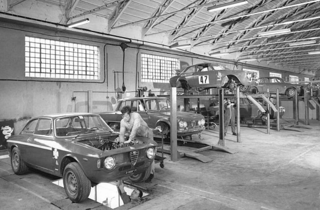 The Autodelta workshop in 1965 with Giulia GTAs being prepared