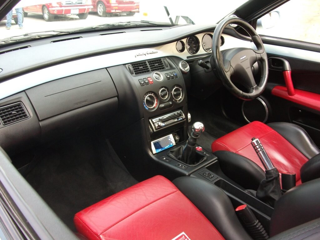 Fiat Coupé 20v Turbo cabin with red and black leather Recaro seats