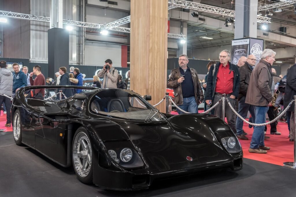 Black Schuppan 962CR, chassis AS 962CR 06/50 built by ADA Engineering with a mixed body