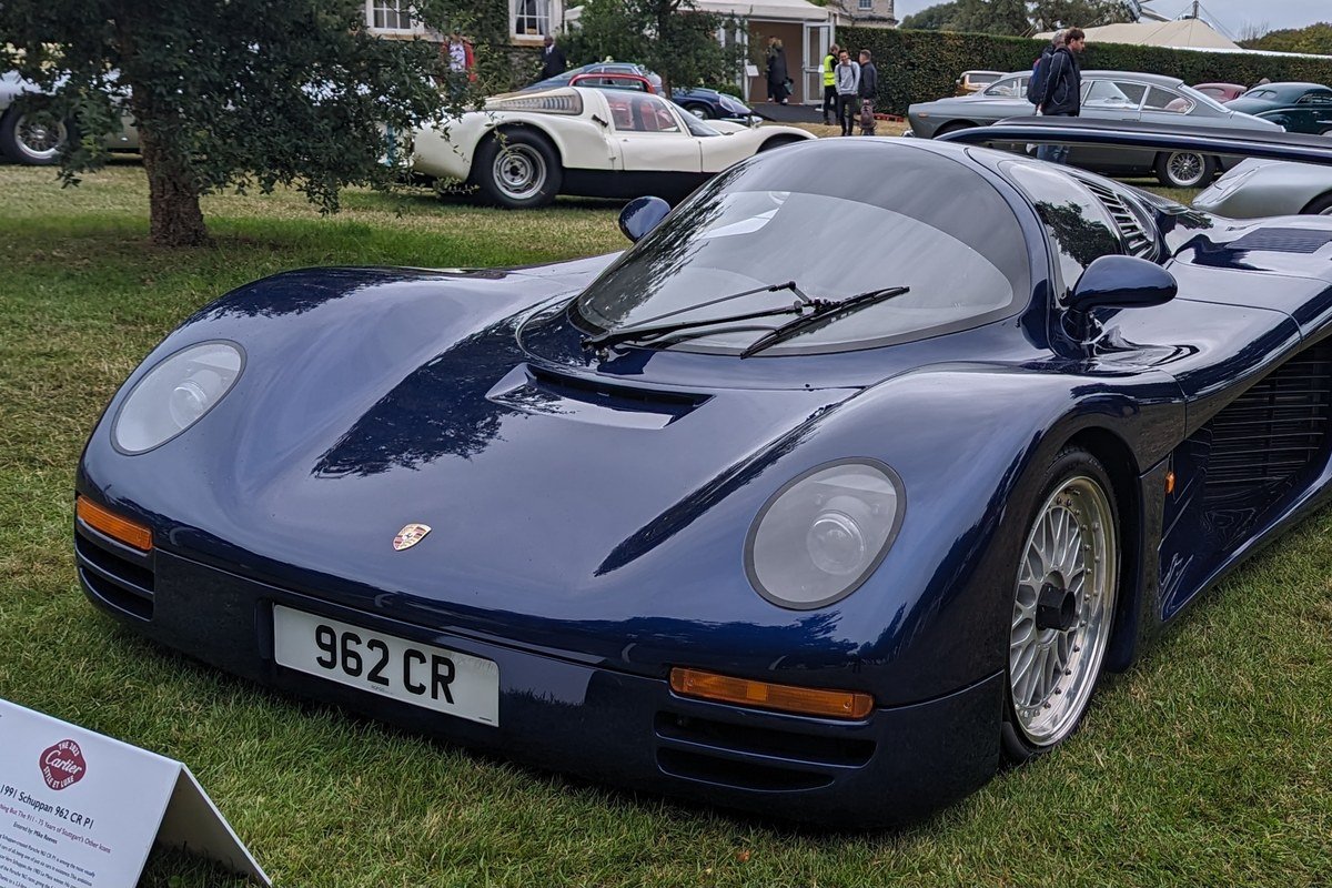 Schuppan 962CR blu scuro, il prototipo CR con fari ellittici e stemma Porsche sul muso