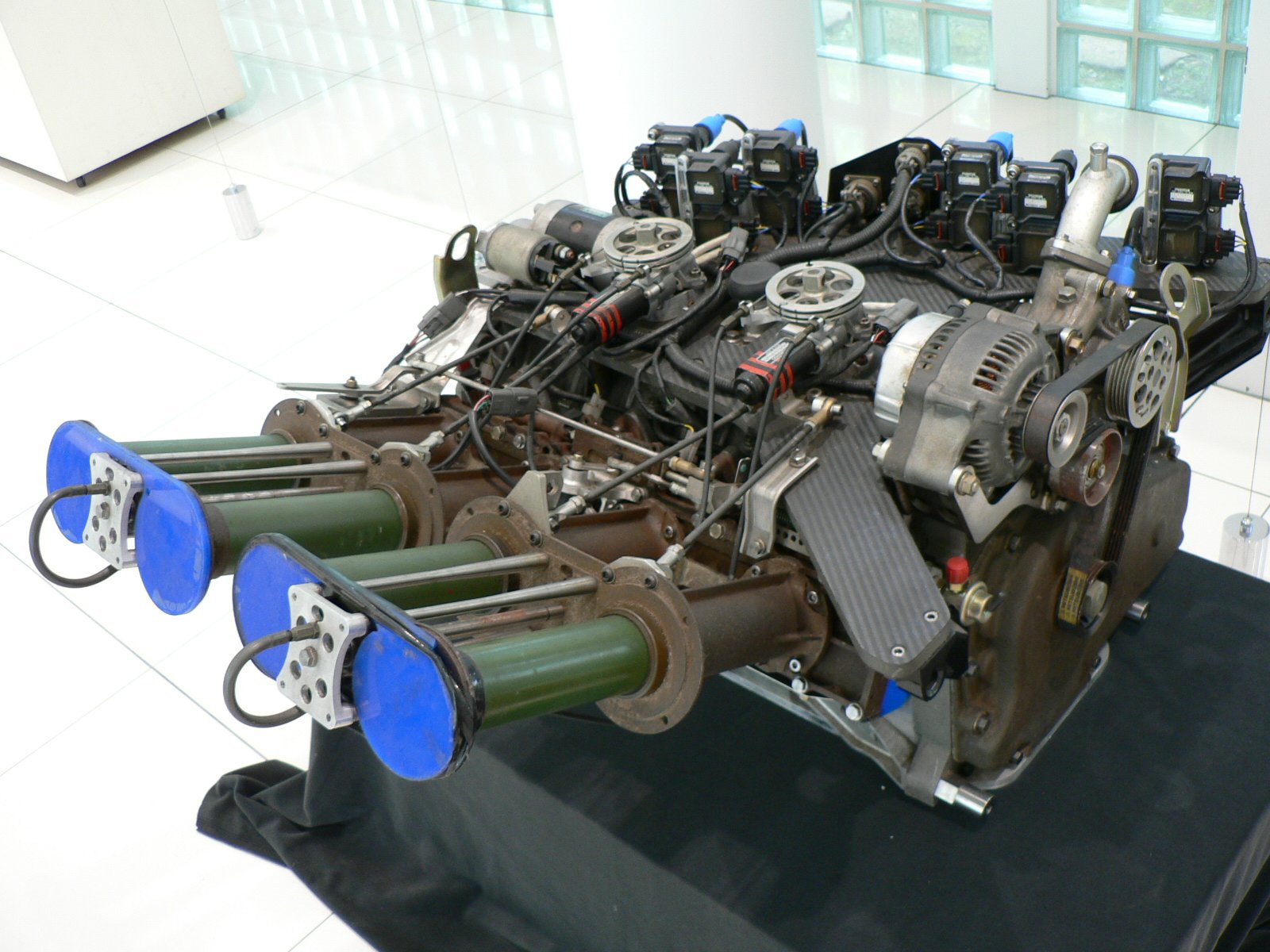 Motore rotativo a quattro rotori Mazda R26B