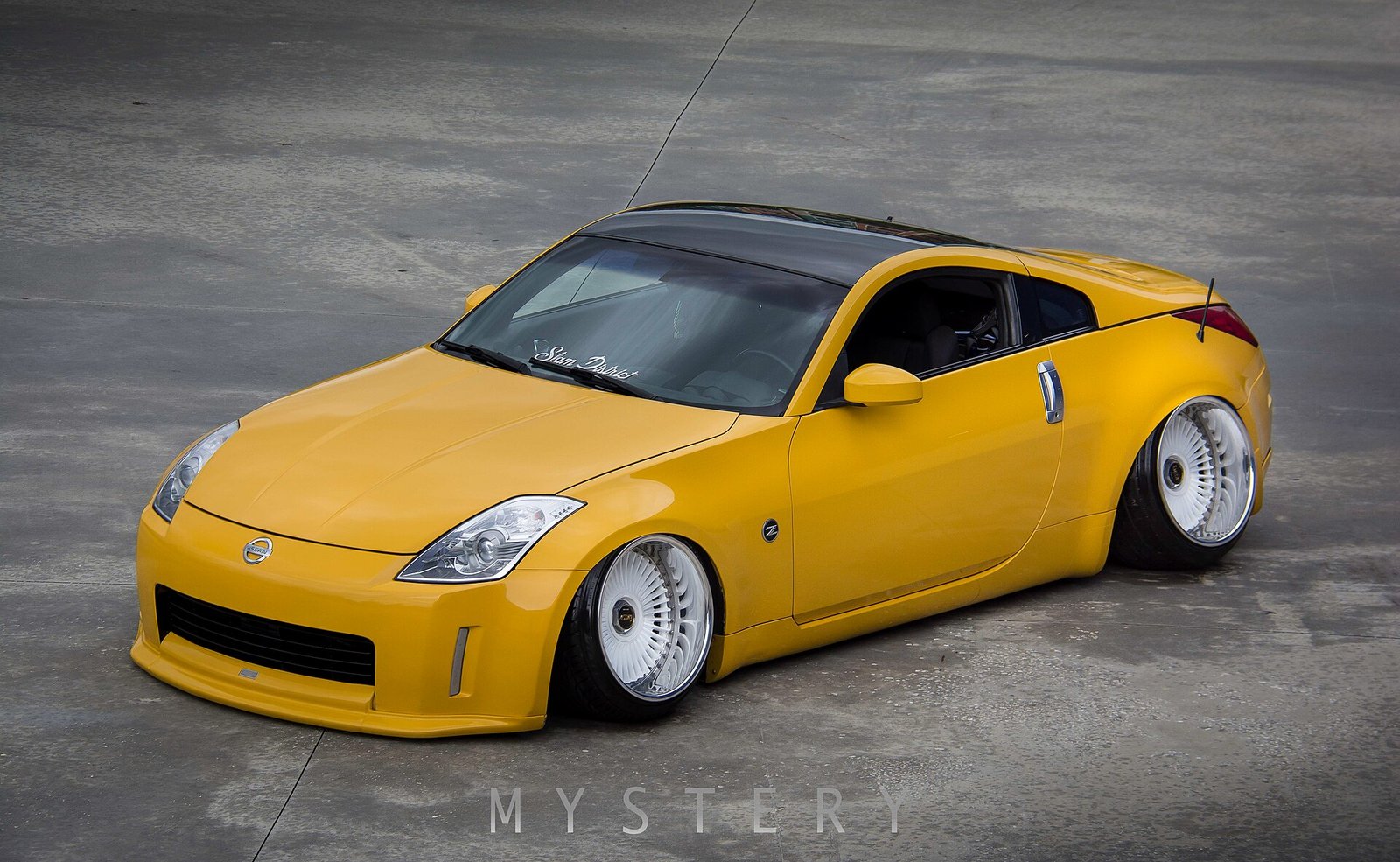 Nissan 350Z abbassata in stile stance