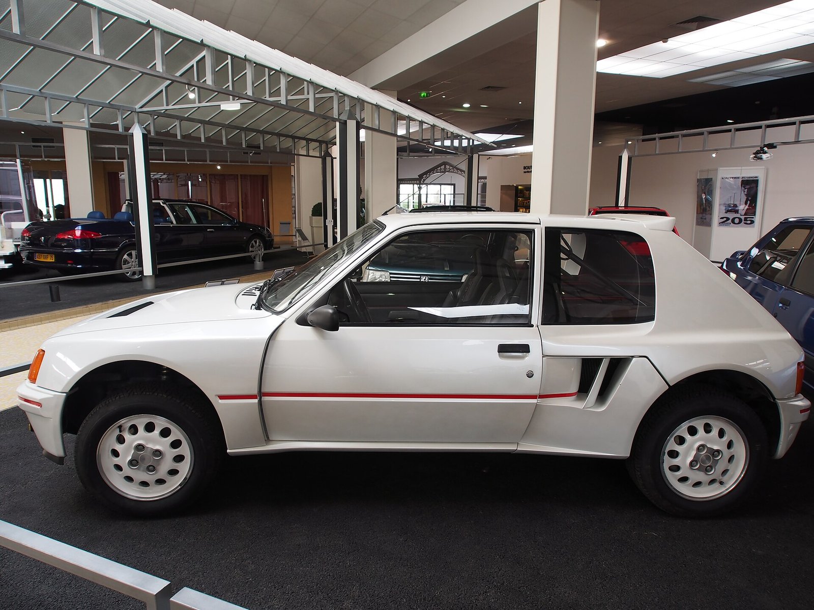 Peugeot 205 Turbo 16 stradale di omologazione