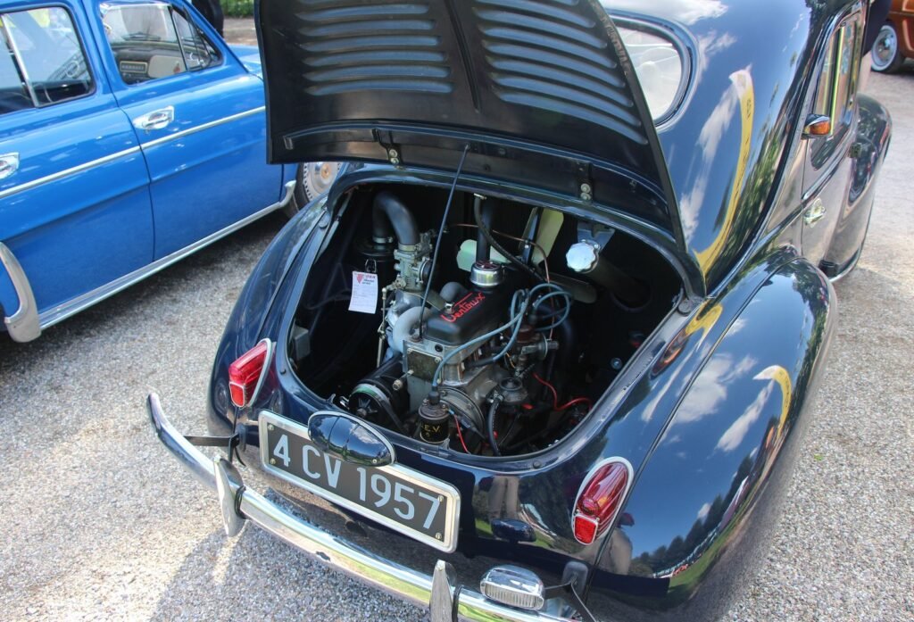 Rear-mounted 747 cc engine of a 1957 Renault 4CV
