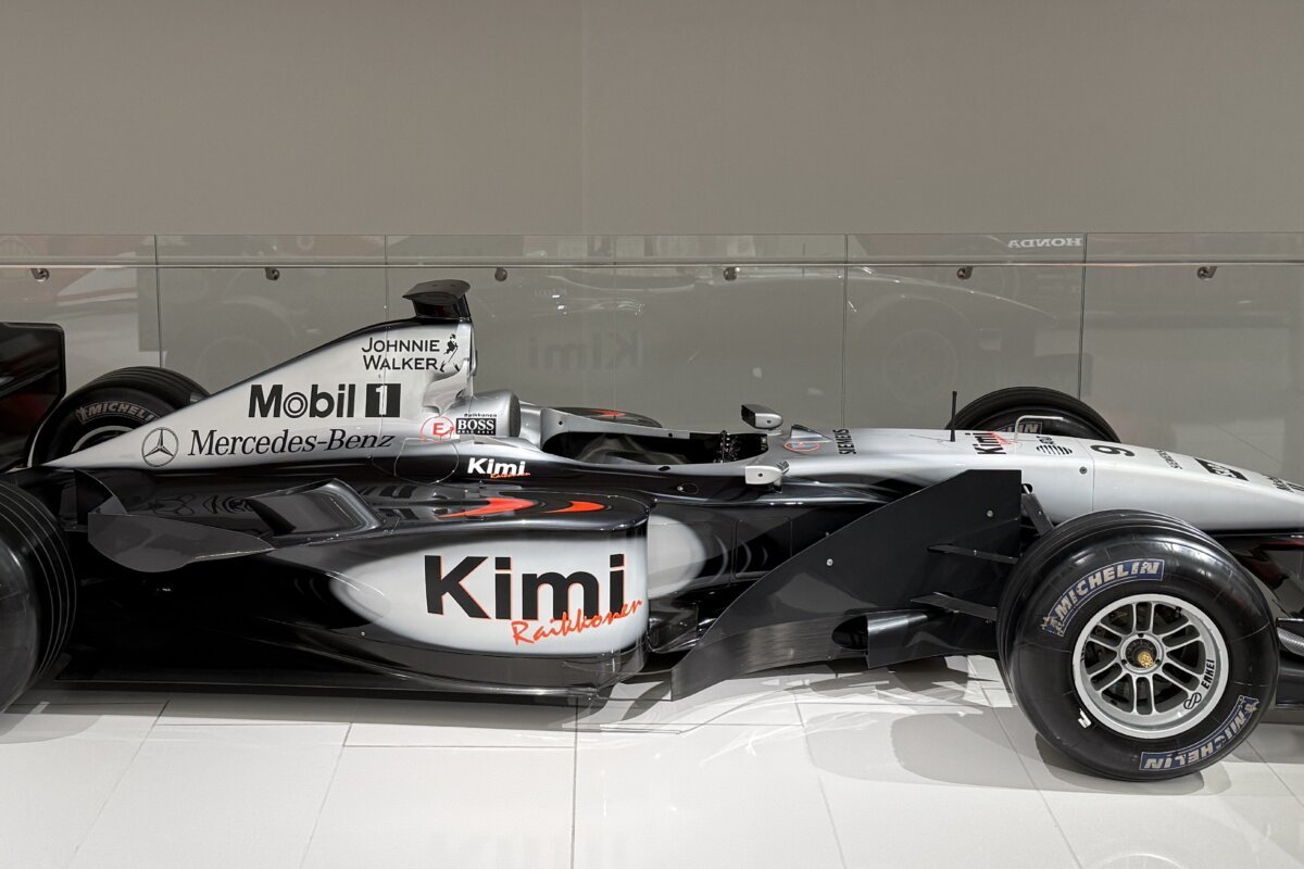 2004 McLaren-Mercedes MP4-19, the car powered by the Ilmor V10 that the Bishop rotary valve head was built to beat