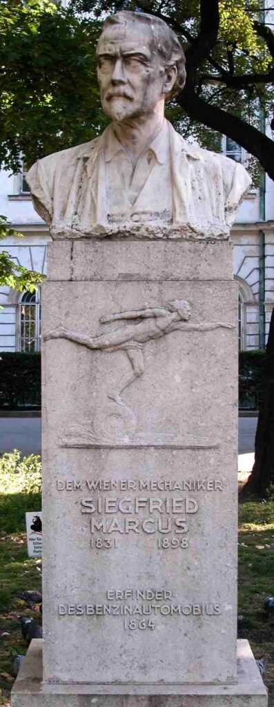 Monumento a Siegfried Marcus nella Karlsplatz di Vienna