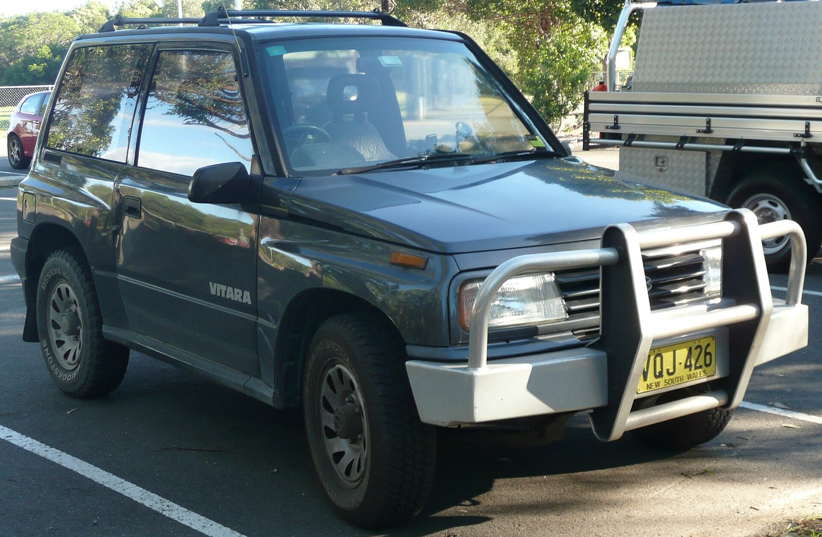 Suzuki Vitara del 1990, la Escudo di serie