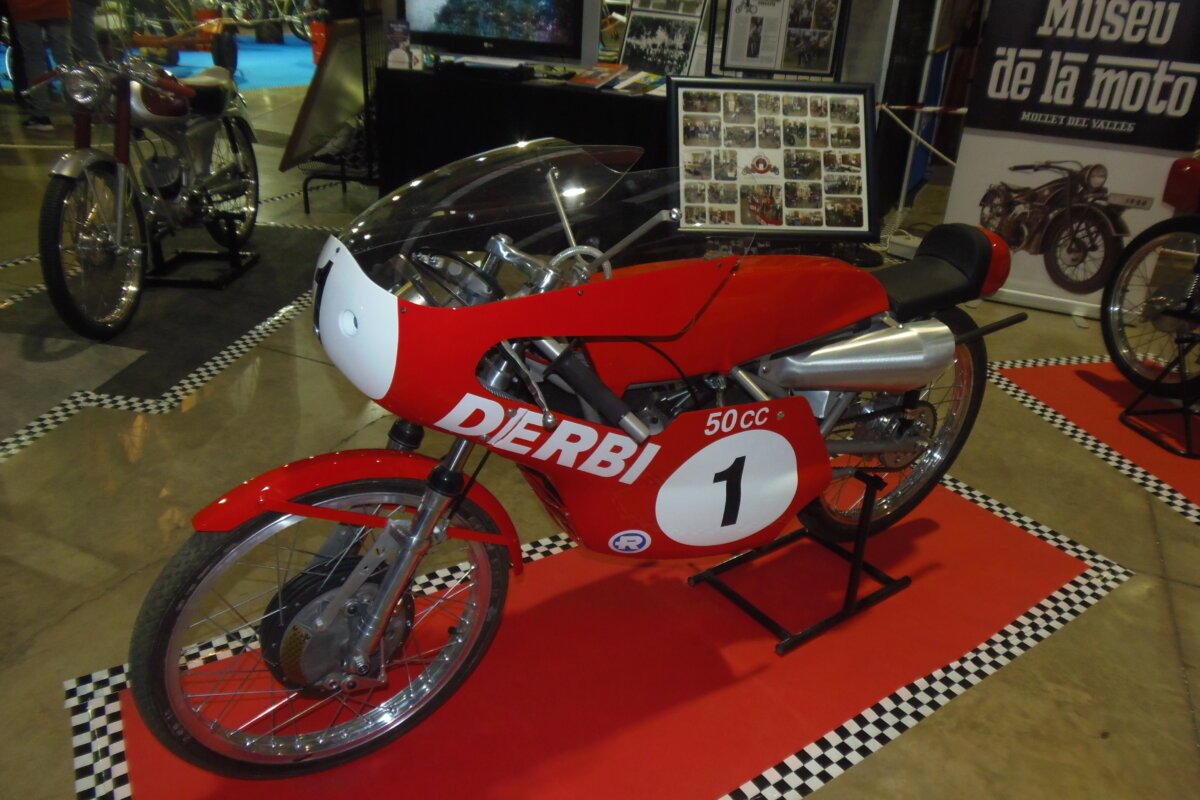 Replica della Derbi 50 campione del mondo 1969 con Ángel Nieto, 19 CV a 14.000 giri con valvola a disco rotante